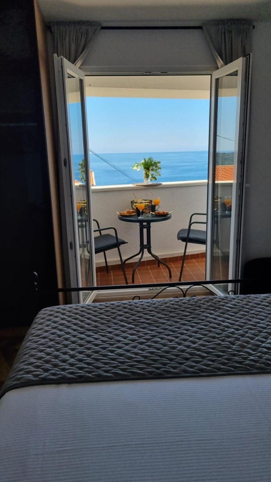 Beautiful Apartment,Amazing View,Parking! Дубровник Екстер'єр фото